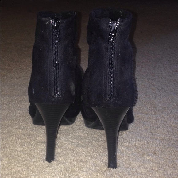 Open toed ankle boogie heels - Picture 3 of 5